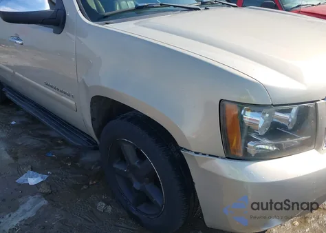 2007 Chevrolet Suburban 1500 Ltz from USA, damaged, VIN 3GNFC16037G320408